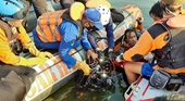 Chụp ảnh tự sướng trên thuyền, 9 người chết, mất tích