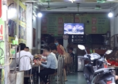 Nhiều quán ăn tại Hà Nội không lắp tấm chắn giọt bắn, vẫn đón thực khách