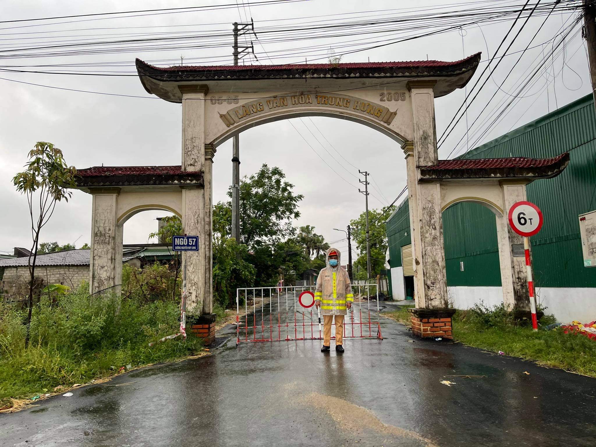 Phát hiện 2 ca dương tính, Hà Tĩnh lập tức dừng các hoạt động dịch vụ