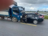 3 người trên xe con tử vong sau tai nạn với ô tô tải tại Hưng Yên