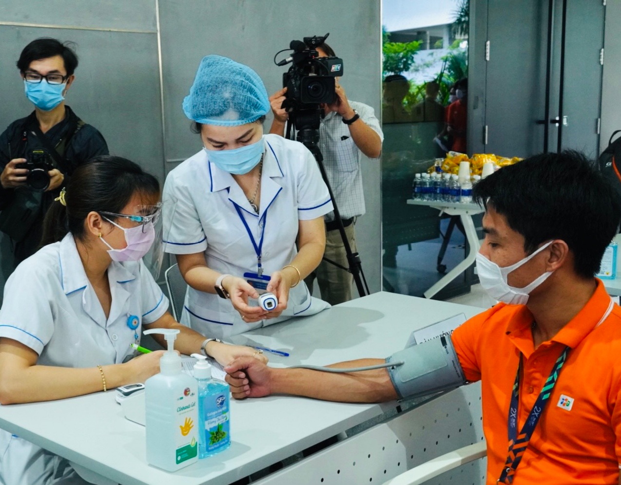 TP Hồ Chí Minh nhắn tin nhắc người dân đi tiêm vắc xin COVID-19