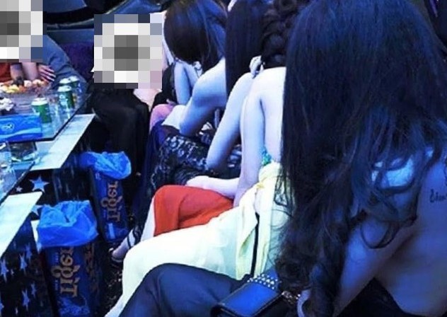 Karaoke Thu Hằng tổ chức cho nhân viên thoát y phục vụ khách giữa mùa dịch