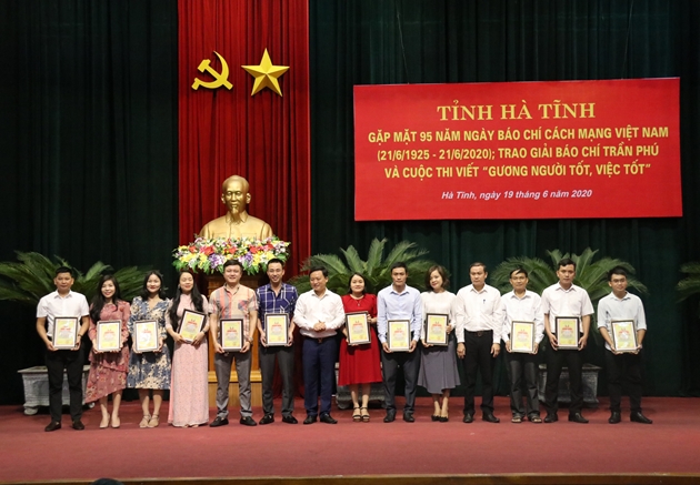 Báo Bảo vệ pháp luật đạt giải A Giải báo chí viết về Gương người tốt, việc tốt