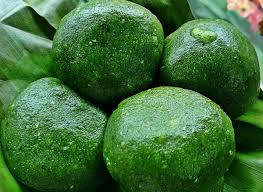 Độc đáo bánh ngải màu xanh lét của người Tày