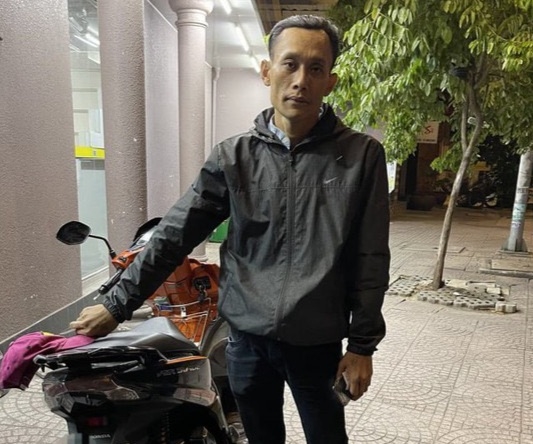 Xử lý kẻ mạo danh “Cảnh sát hình sự” chặn xe, cưỡng đoạt tài sản của người dân thế nào