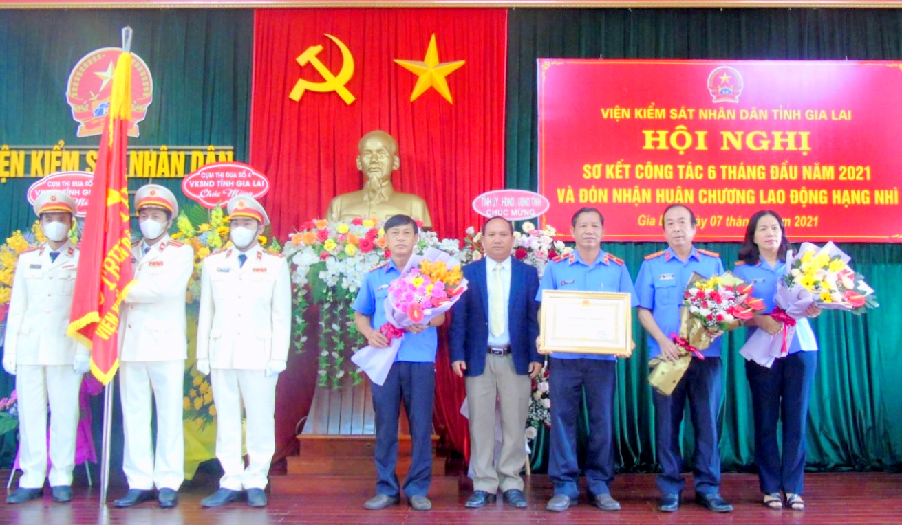 VKSND tỉnh Gia Lai đón nhận Huân chương Lao động hạng Nhì