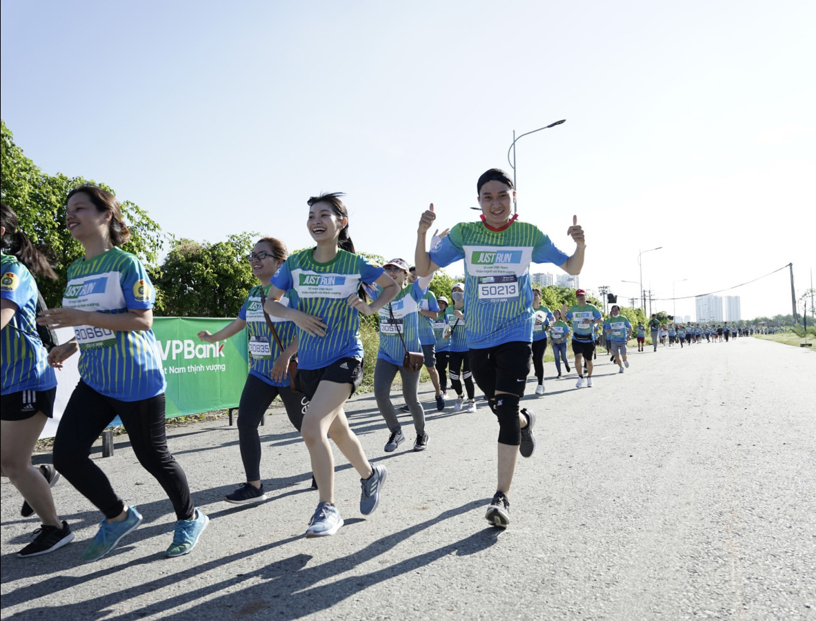 2000 người chứng kiến màn ra mắt Phòng khám container miễn phí