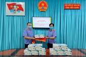 VKSND cấp cao tại Đà Nẵng hỗ trợ khẩu trang giúp VKSND Tiền Giang cùng chống dịch