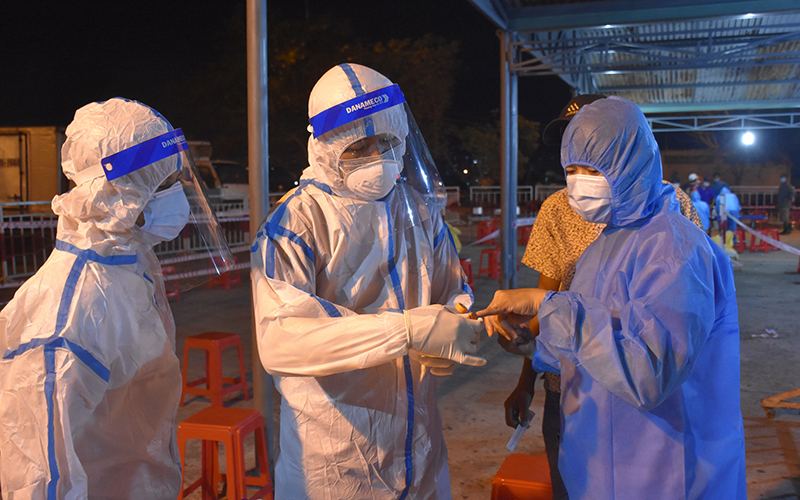 Thêm 2 180 ca nhiễm mới COVID-19 chiều 19 7