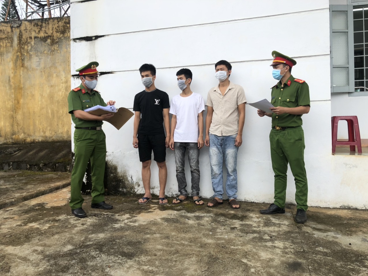 Khởi tố 22 đối tượng đánh bạc bằng hình thức cá độ bóng đá qua mạng Internet