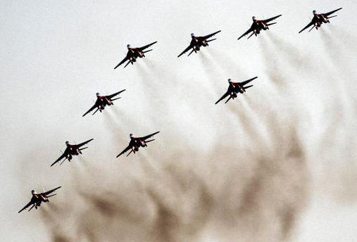 Mãn nhãn với màn trình diễn máy bay tại triển lãm hàng không MAKS-2021