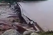 Kinh hoàng khoảnh khắc vỡ đập hồ chứa nước ở Nội Mông, Trung Quốc