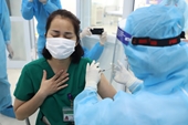TP Hồ Chí Minh và các tỉnh giáp ranh điều chỉnh lại quy trình tiêm vắc xin