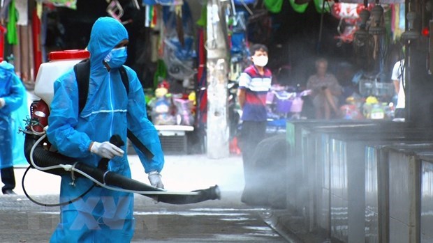 Đề nghị không phun hóa chất khử khuẩn diệt SARS-CoV-2 ngoài trời, vào người