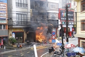 NÓNG Cháy, nổ kinh hoàng tại cửa hàng kinh doanh gas giữa trung tâm thị xã Sa Pa
