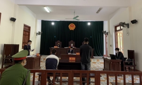 Phạm tội đơn giản, chứng cứ rõ ràng  nhưng không áp dụng thủ tục rút gọn là vi phạm