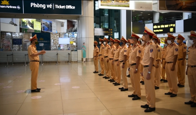 Cục CSGT xuất quân tăng cường chống dịch COVID-19 cho TP Hồ Chí Minh