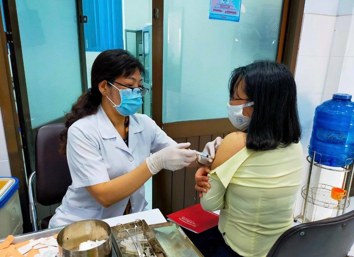 Hà Nội thêm 8 ca COVID-19 cộng đồng