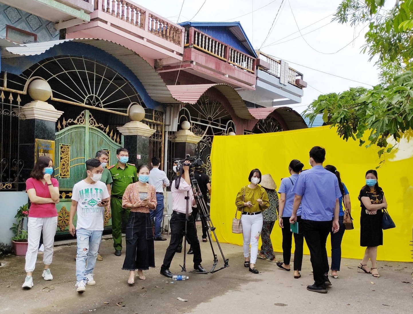 Phê chuẩn khởi tố, tạm giam người bố mua xăng đốt nhà khiến 4 người chết