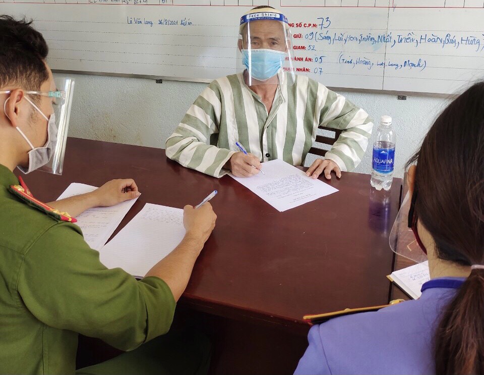 Cặp vợ chồng có chiêu bán ma tuý cực độc