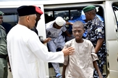 Phiến quân Hồi giáo khét tiếng ở Nigeria thả 90 học sinh bắt cọc 3 tháng trước sau khi được trả tiền chuộc