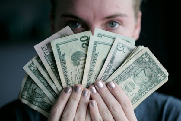 Nữ giám đốc người Việt lừa gần 235 tỉ đồng của một ông Tây