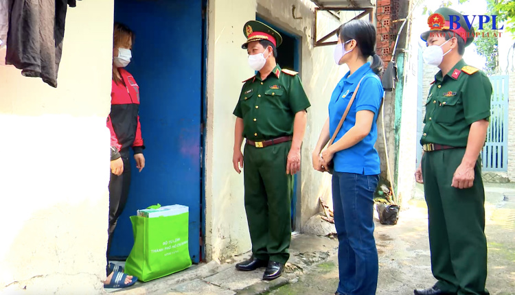 Giãn cách mà vẫn ấm lòng