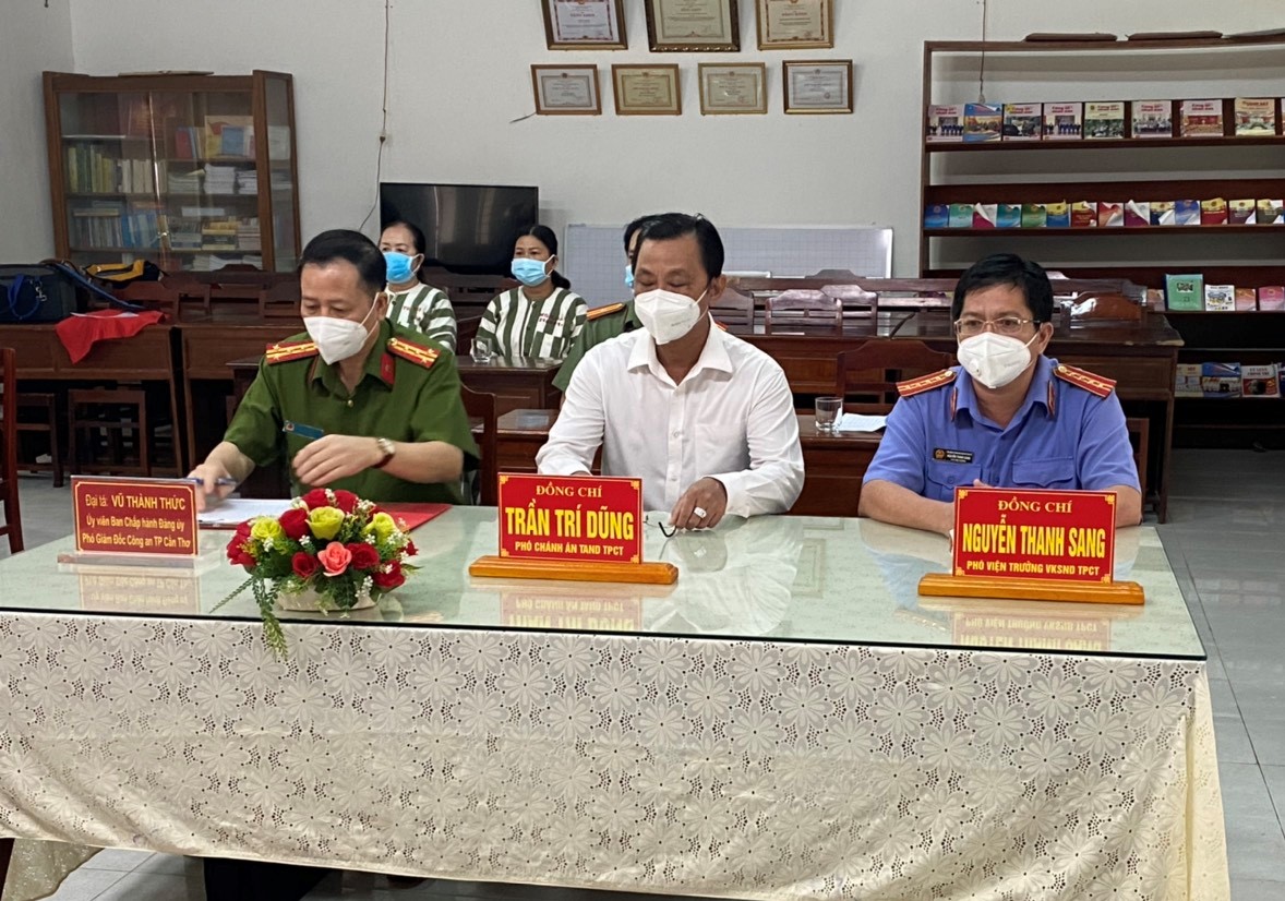 Cần Thơ công phố quyết định đặc xá cho 8 phạm nhân