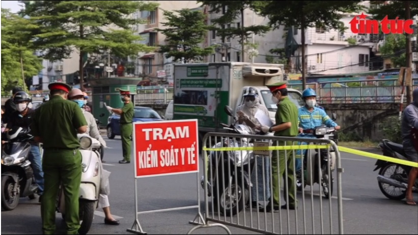 Hà Nội Mỗi chốt kiểm soát COVID-19 vùng đỏ có 16 người, chia 4 ca, trực 24 24h