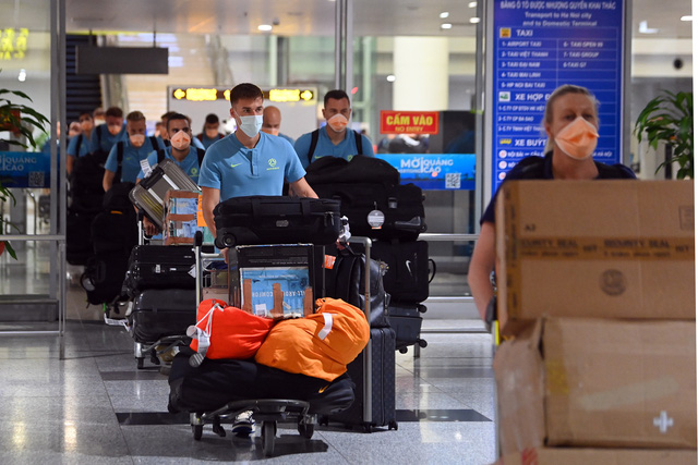 ĐT Australia tới Hà Nội, chuẩn bị cho màn so tài với ĐT Việt Nam