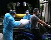 Bộ Tư lệnh Vùng 1 Hải quân trao tặng 10 tấn gạo đến nhân dân TP HCM