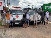 Sử dụng xe cấp cứu chở 6 người “thông chốt” kiểm soát dịch COVID-19
