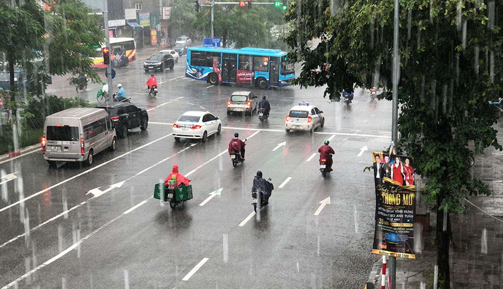 Mưa dông rải rác trên cả nước