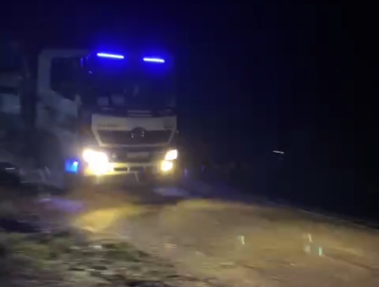 Truy đuổi hơn 100km xe tải thông nhiều chốt kiểm dịch