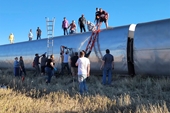 Tàu lửa trật bánh ở Montana, Mỹ, hơn 50 người thương vong