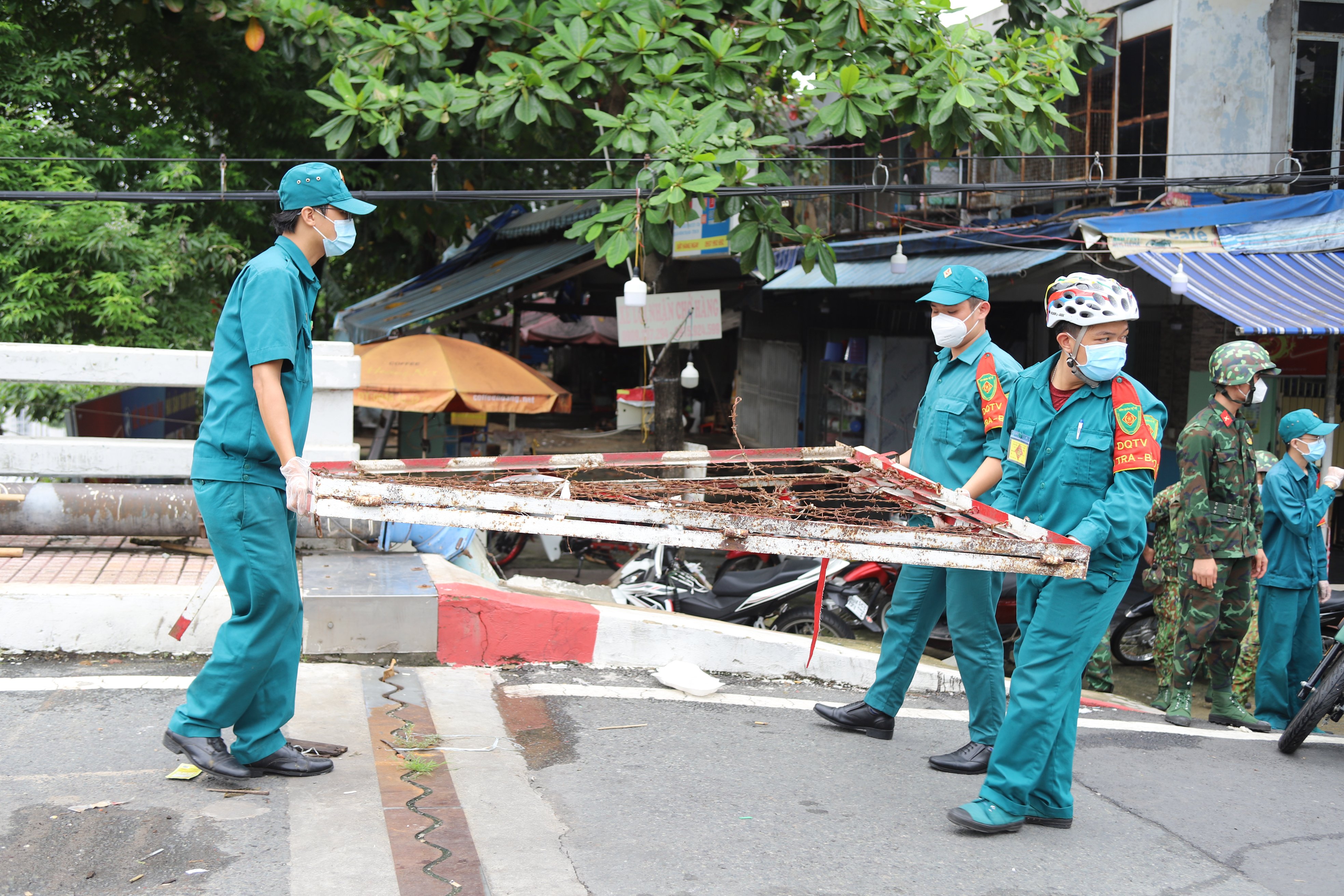 TP HCM gỡ hơn 300 chốt kiểm soát trước ngày “bình thường mới”