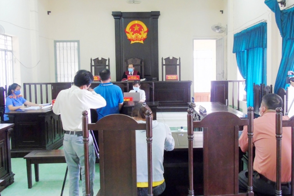 Kẻ đánh Phó Chủ tịch Hội CCB và các thành viên chốt kiểm soát COVID lãnh án