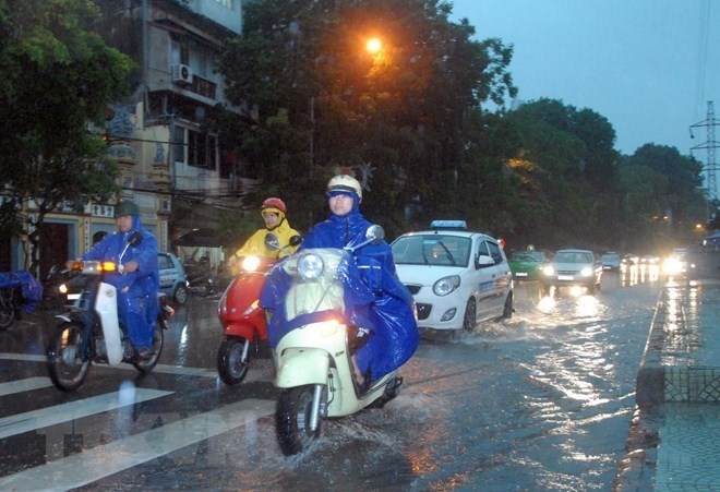 Hôm nay nhiều nơi trên cả nước có mưa rào và dông