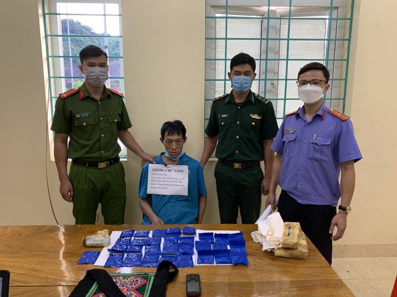 Bắt U60 mua bán 6 000 viên ma tuý tổng hợp