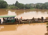 Bắt quả tang đối tượng sử dụng thuyền bơm hút cát trái phép trên sông Đồng Nai