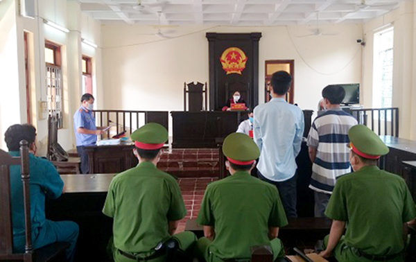 Phối hợp xét xử vụ án chống người thi hành công vụ theo thủ tục rút gọn