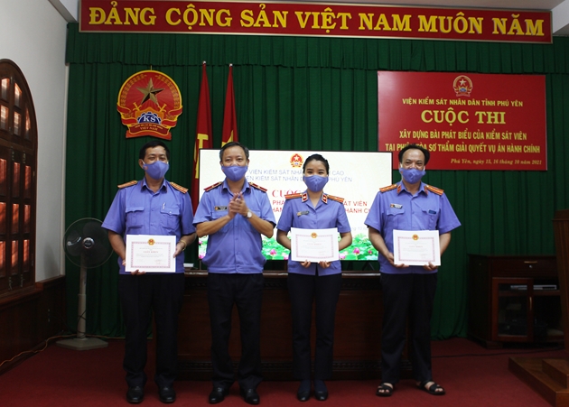 Thi xây dựng bài phát biểu của KSV tại phiên tòa sơ thẩm giải quyết vụ án hành chính