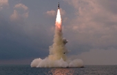 Triều Tiên tiết lộ loại SLBM kiểu mới bé hạt tiêu phóng từ tàu ngầm 8 24 Yongung