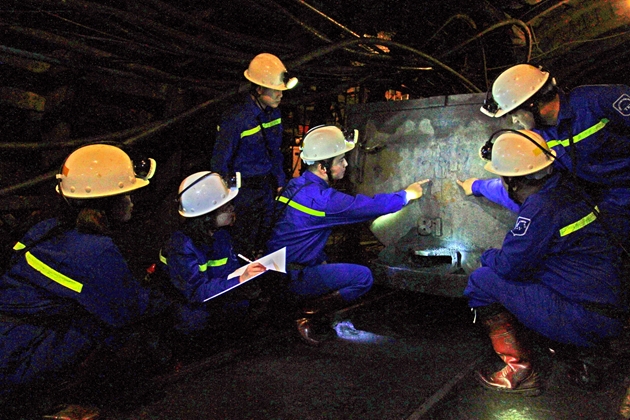 Kiểm sát dưới độ sâu 200m Công việc chỉ dành cho những người bản lĩnh