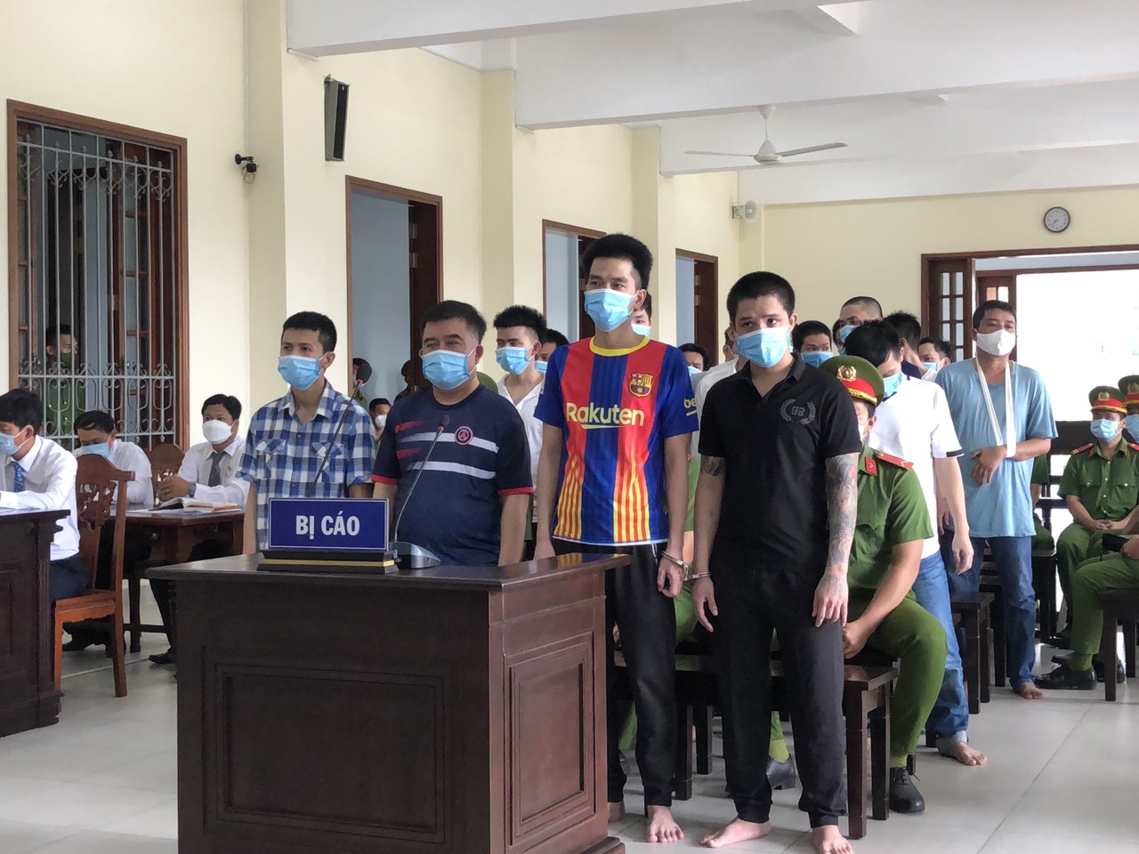 Bản án 71 năm 6 tháng tù cho các bị cáo gây rối trật tự công cộng