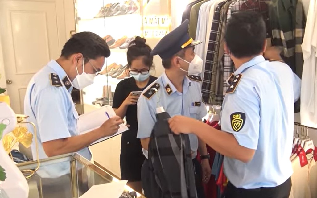 Phát hiện lô hàng hiệu nhập khẩu, không có chứng từ, lớn nhất từ trước đến nay
