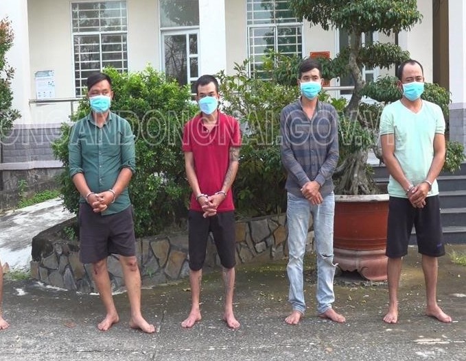 Băng nhóm mang hung khí vào trụ sở Công an xã đánh Công an, đập phá tài sản