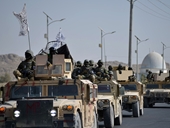 Taliban diễu binh với vũ khí chiến lợi phẩm từ Mỹ