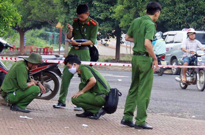 Phê chuẩn khởi tố nam sinh lớp 11 đâm chết người khi vừa tan trường