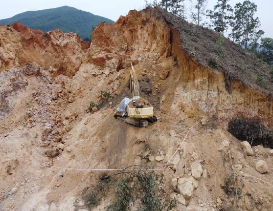Quảng Ninh  Khai thác đất trái phép, một công nhân tử vong